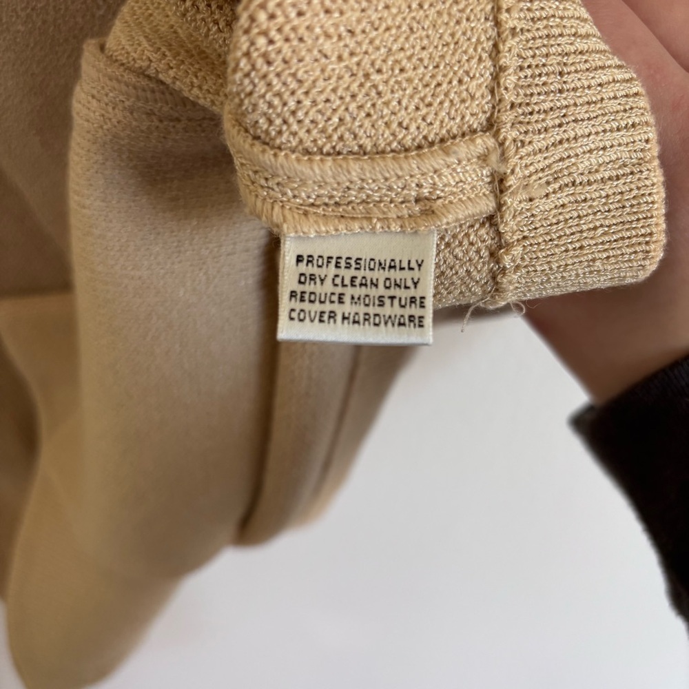 St. John Jacket Women's Size 10 Tan Knit Short Sleeve Double Breasted Classic - Picture 2 of 3